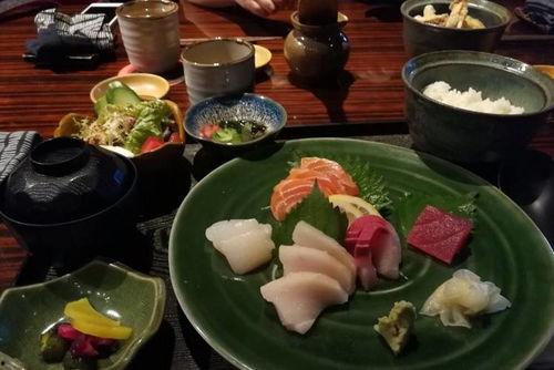 酒店上班吃瓜视频,上班吃瓜视频揭秘日常